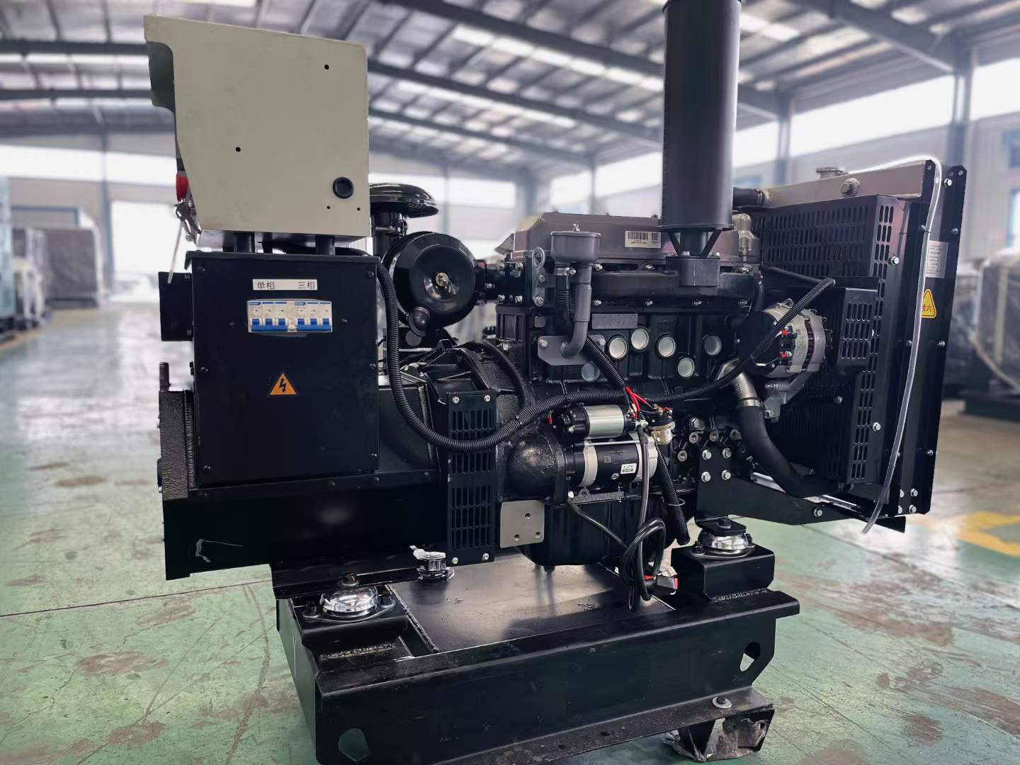 石屏如何降低电感性负载对发电机的影响？