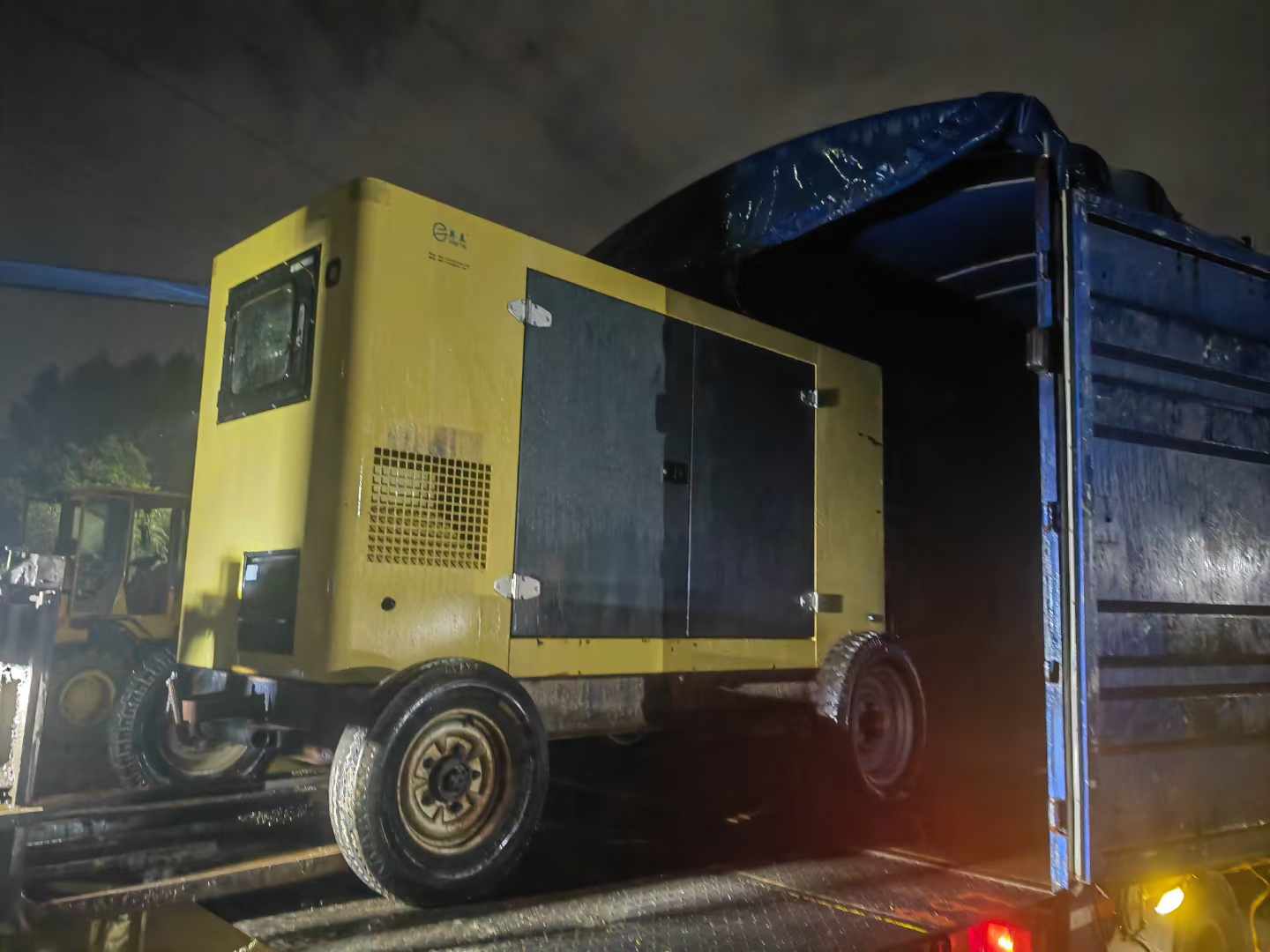 石屏如何根据负载特性选择合适的柴油发电机？