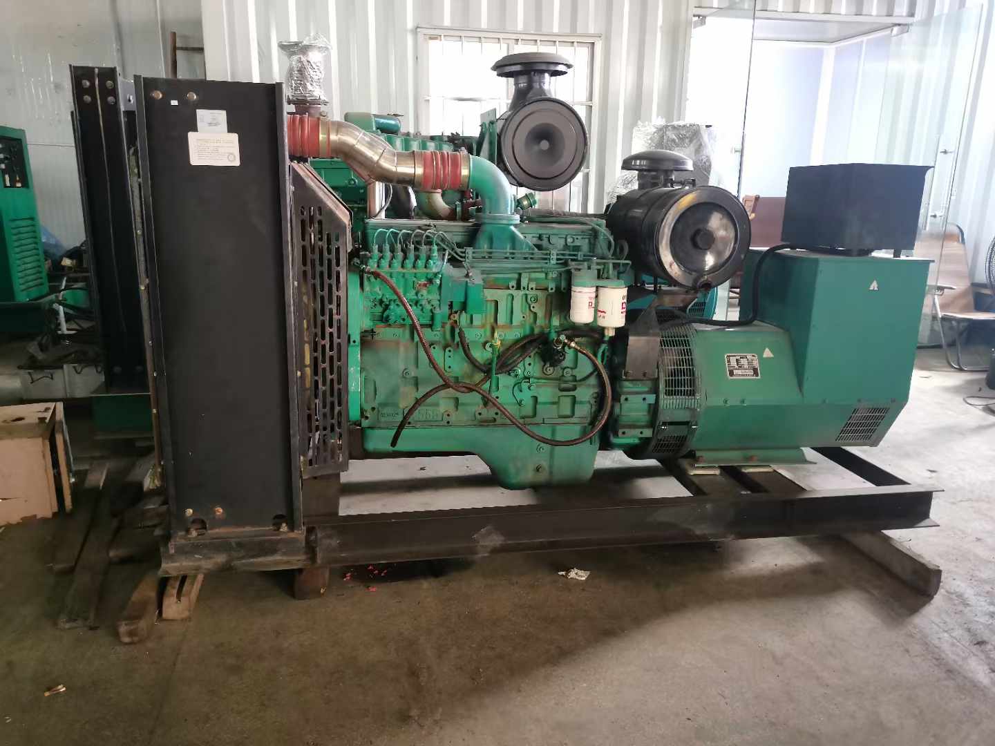 石屏发电机租赁如何确定电缆的承载电流是否在安全范围内？