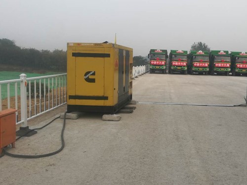 石屏电力系统的稳定性和设备兼容性如何影响发电机组的频率规格？