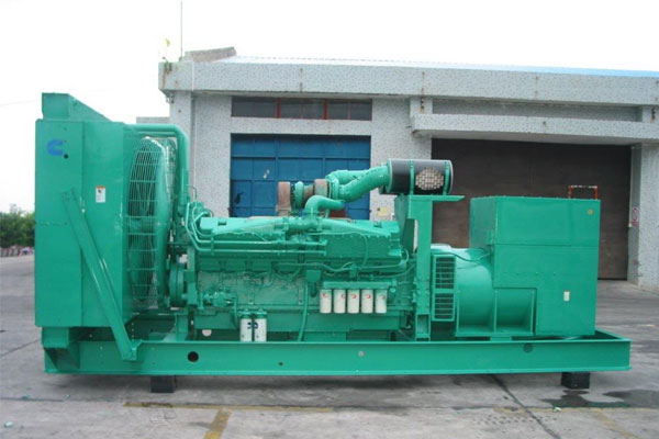 石屏工厂发电机应急发电时如何更准确地检查发电机状态？